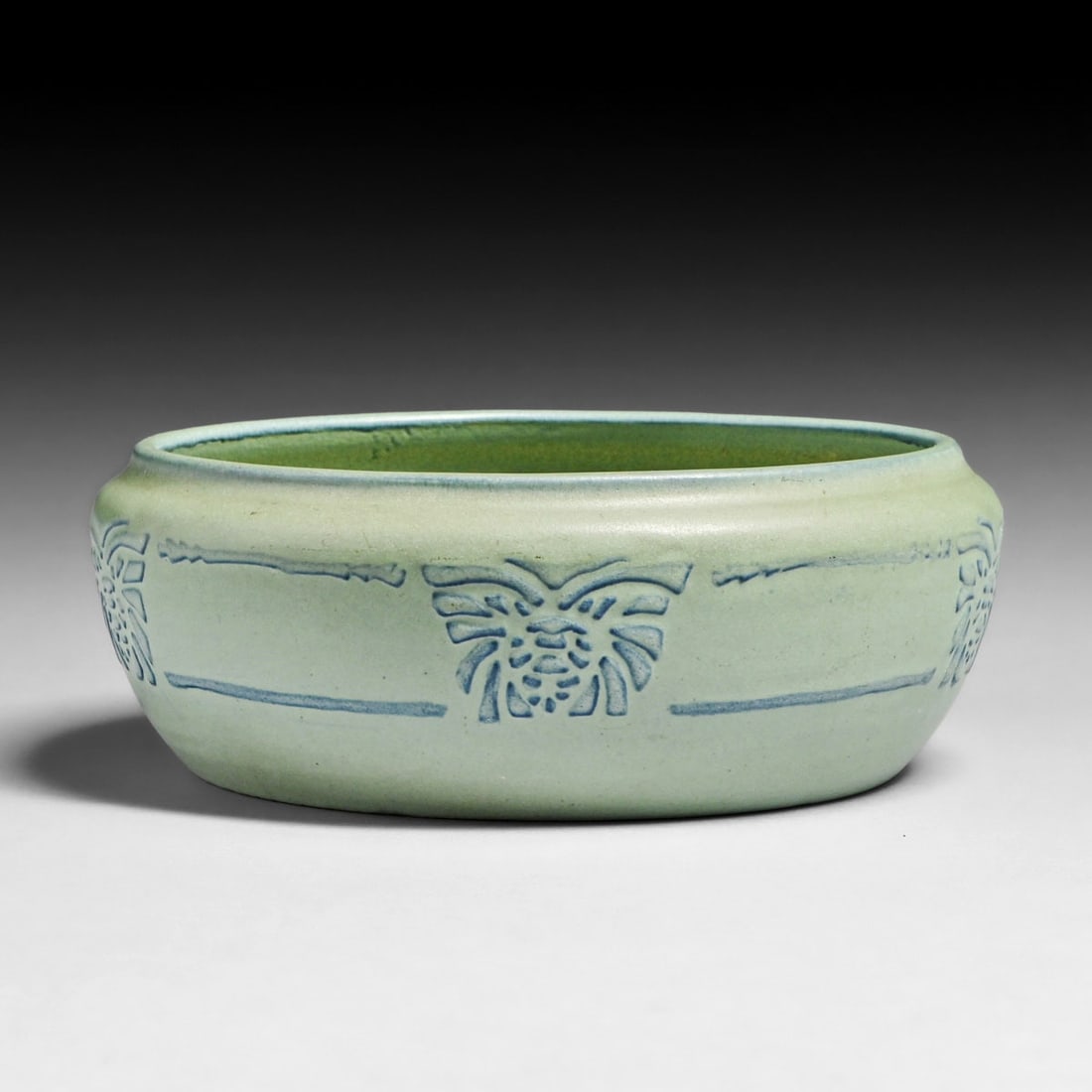 North Dakota School of Mines Pinecone Decorated Bowl: North Dakota School of Mines Pinecone Decorated Bowl c1910s. Signed. Perfect condition. FREE NATIONWIDE SHIPPINGFree Nationwide Shipping within the lower 48 states for all purchases at our Two-Day