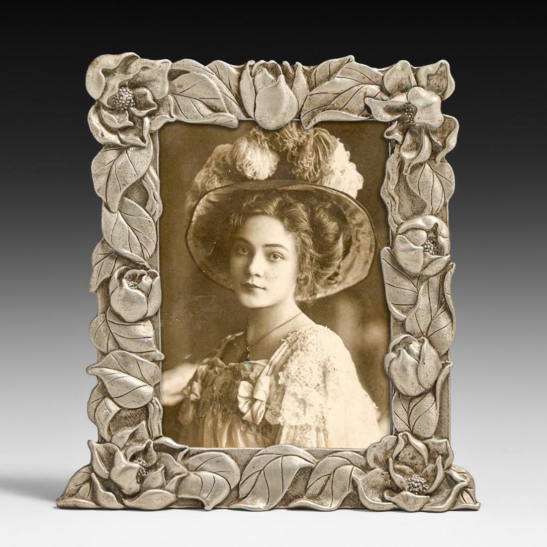 Art Nouveau Revival Lindsay Claire Pewter Frame c1990s: Art Nouveau Revival Lindsay Claire Pewter Frame c1990s. Unsigned. Excellent condition. FREE NATIONWIDE SHIPPINGFree Nationwide Shipping within the lower 48 states for all purchases at our Two-Day