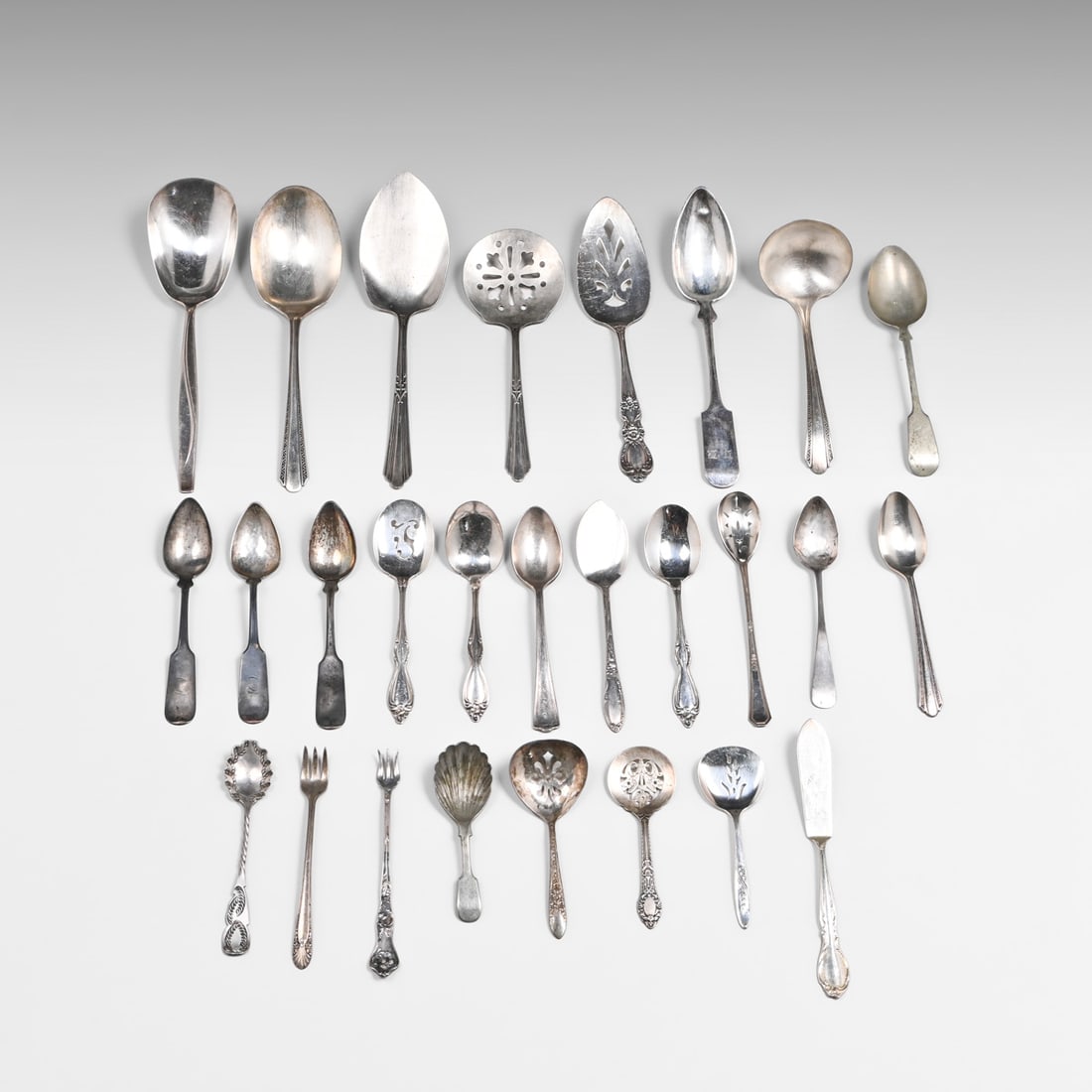 27 Piece Mostly Misc American Silverplate c1900: 27 Piece Mostly Misc American Silverplate c1900s. Various as-is condition. FREE NATIONWIDE SHIPPINGFree Nationwide Shipping within the lower 48 states for all purchases at our Two-Day Auction.