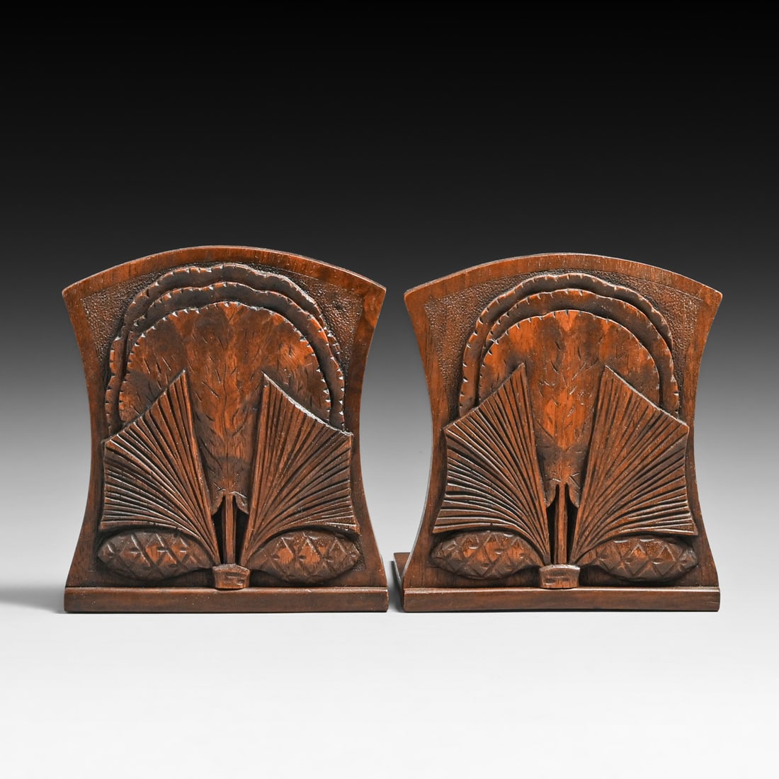 Tryon Toy Makers & Wood Carvers, Tryon, N.C. Hand-Carved Bookends c1930s: Tryon Toy Makers & Wood Carvers, Tryon, N.C. Hand-Carved Bookends c1930s. Unsigned. Excellent original finish. 5.5"h x 4.75"w FREE NATIONWIDE SHIPPINGFree Nationwide Shipping within the lower 48