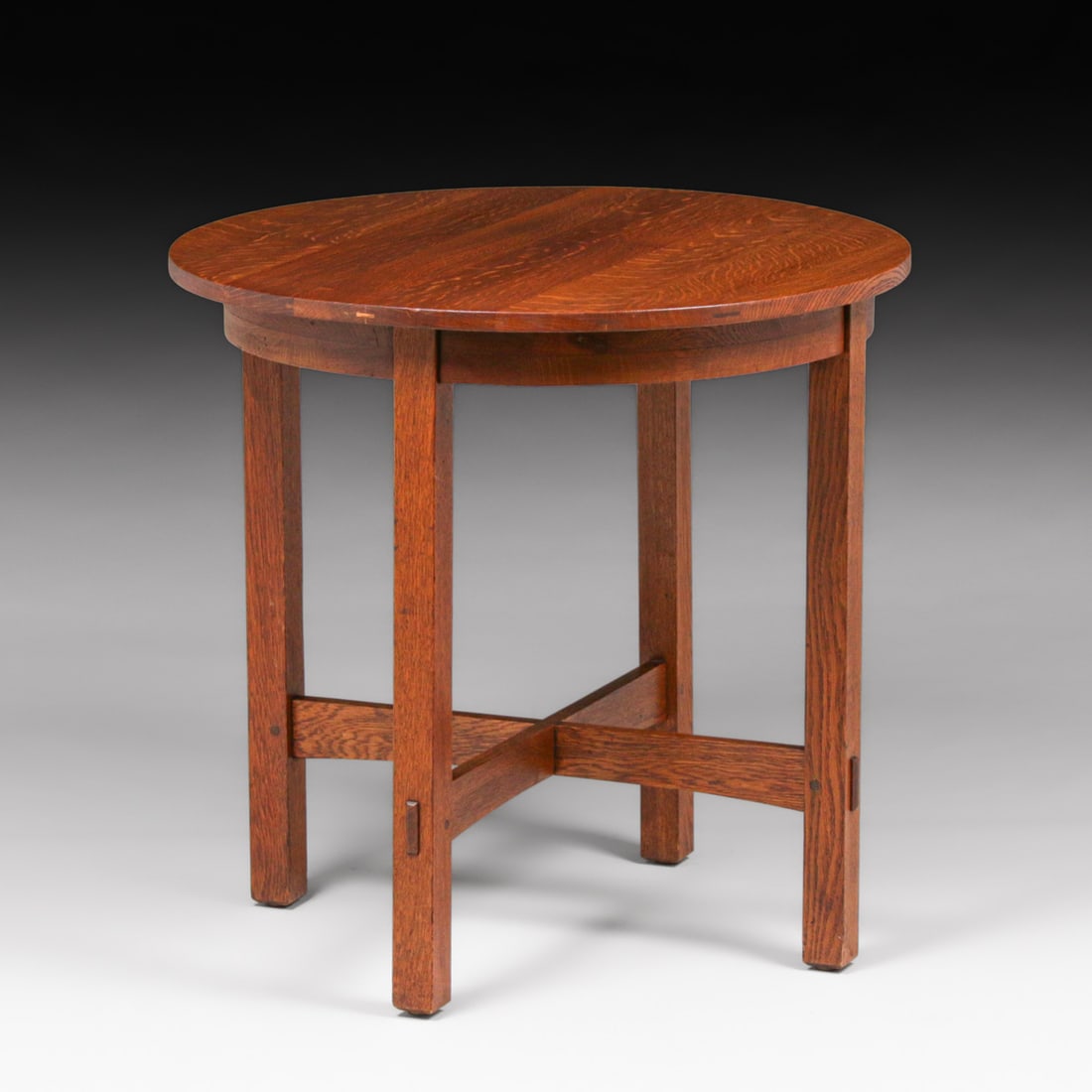 L&JG Stickley 30"d Oak Lamp Table c1908-1912 - 2