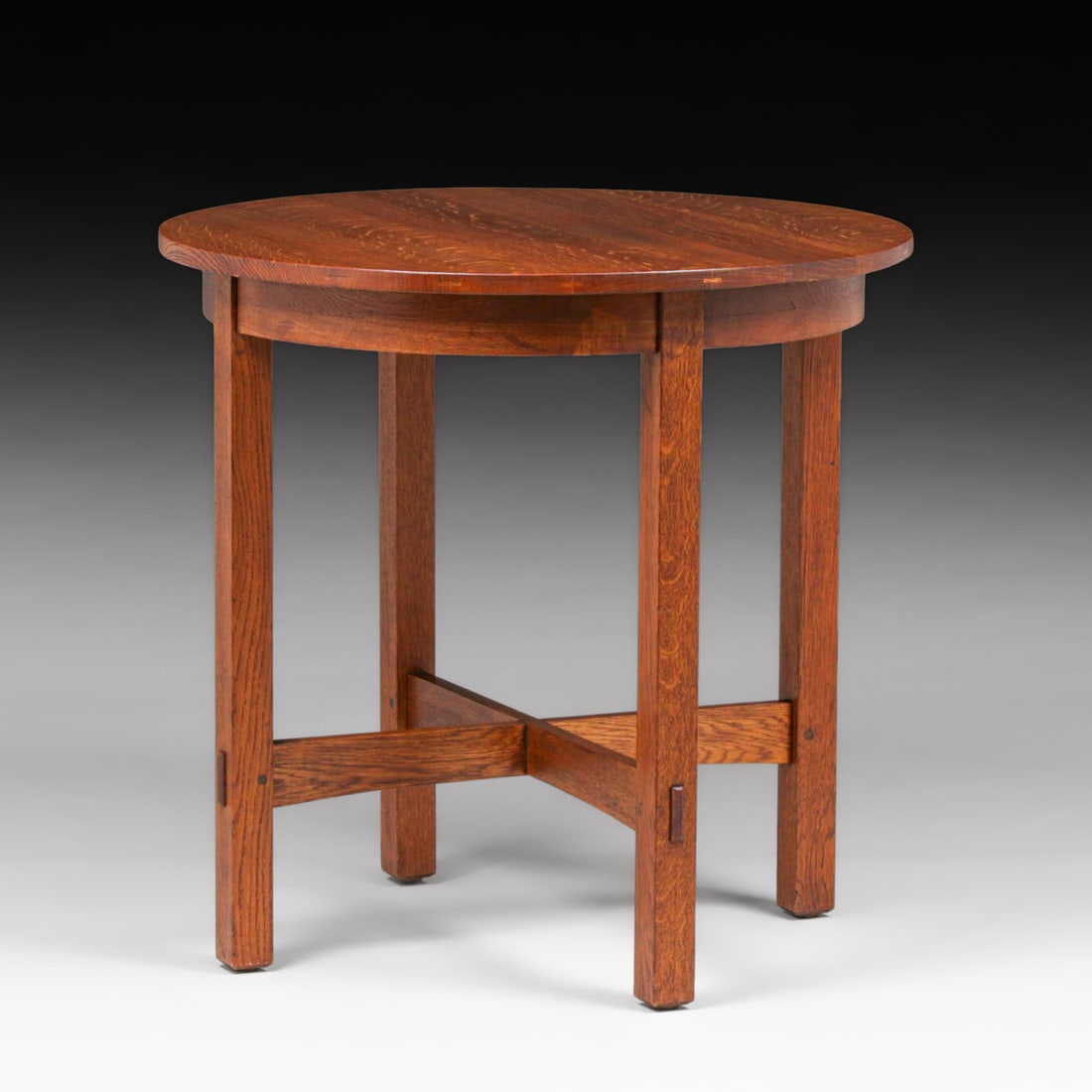 L&JG Stickley 30"d Oak Lamp Table c1908-1912 - 3