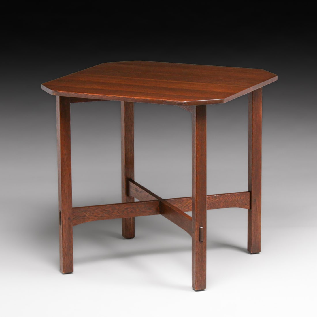 L&JG Stickley 30" Clip-Corner Lamp Table c1910 (1 of 3)