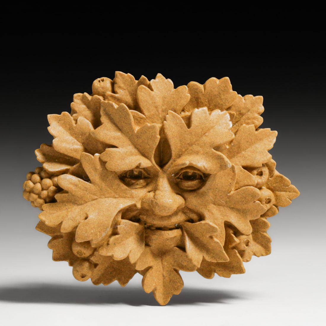 Contemporary David Lawrence Woodknot Greenman Wall Plaque "From The Greenwood" c2000s: Contemporary David Lawrence Woodknot Greenman Wall Plaque "From The Greenwood" c2000s. Signed. Perfect condition. 4"d FREE NATIONWIDE SHIPPING Free Nationwide Shipping within the lower 48 states for a