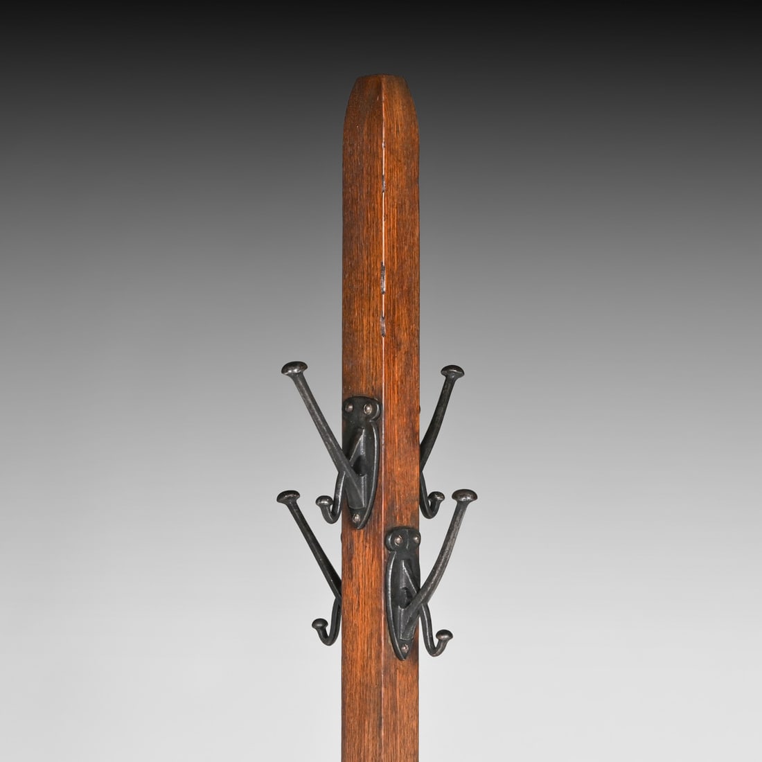 Grand Rapids Oak Cutout Single Coatrack c1910 - 4
