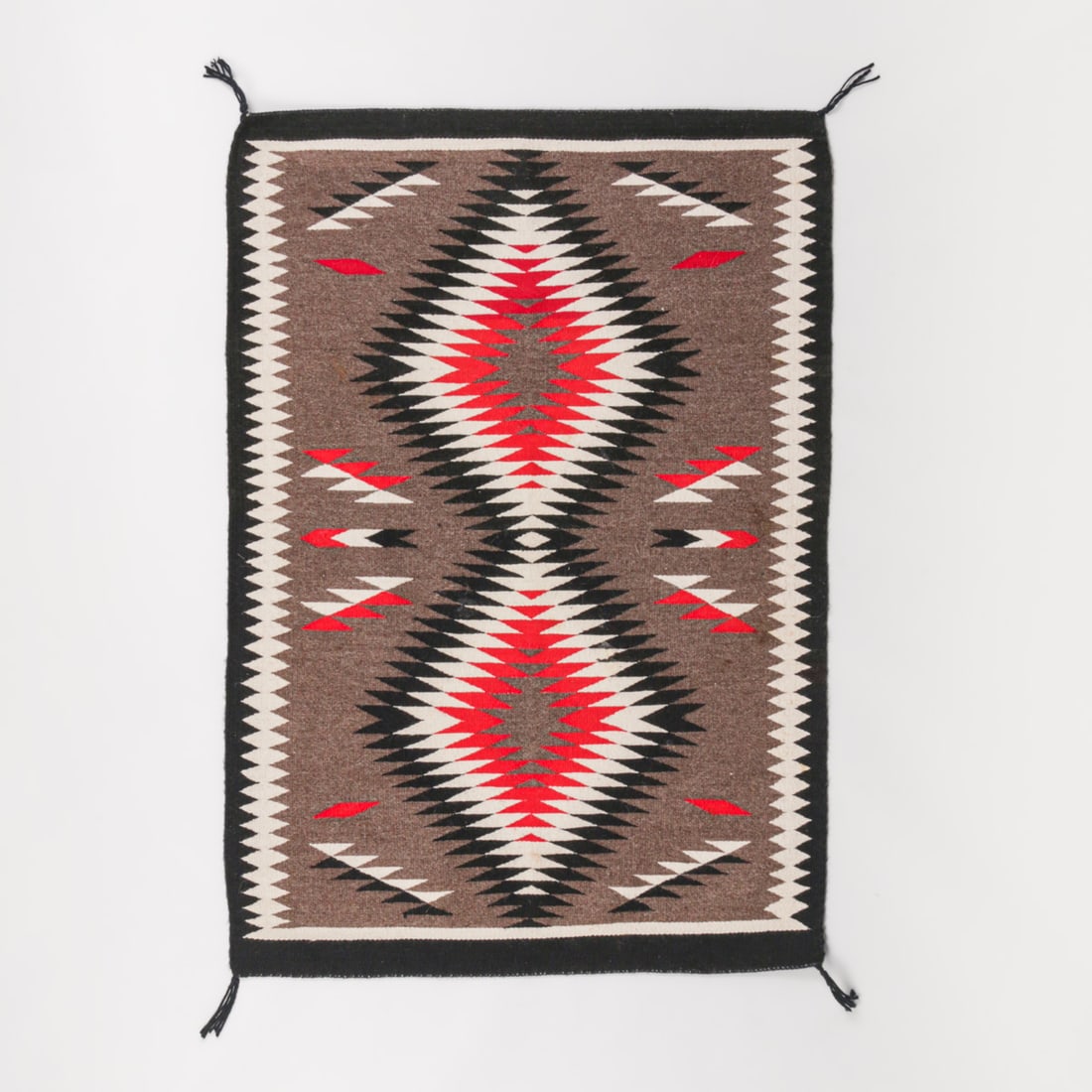 Small Navajo Klagetoh Dazzler Rug c1950s: Small Navajo Klagetoh Dazzler Rug c1950s. Excellent condition. 48"l x 32"w FREE NATIONWIDE SHIPPINGFree Nationwide Shipping within the lower 48 states for all purchases at our Two-Day Auction.