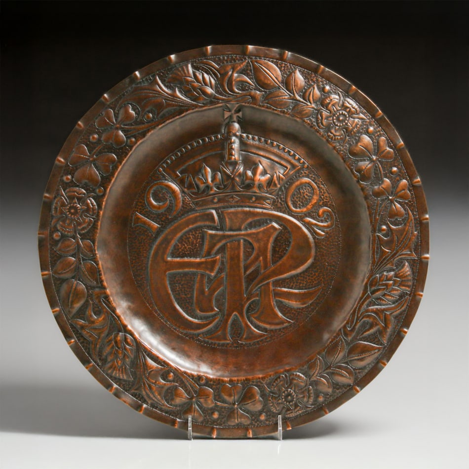 Newlyn School John Pearson Student Hammered Copper Plaque 1902: Newlyn School John Pearson Student Hammered Copper Plaque 1902. Unsigned. Excellent new patina. 16"d FREE NATIONWIDE SHIPPINGFree Nationwide Shipping within the lower 48 states for all purchases at