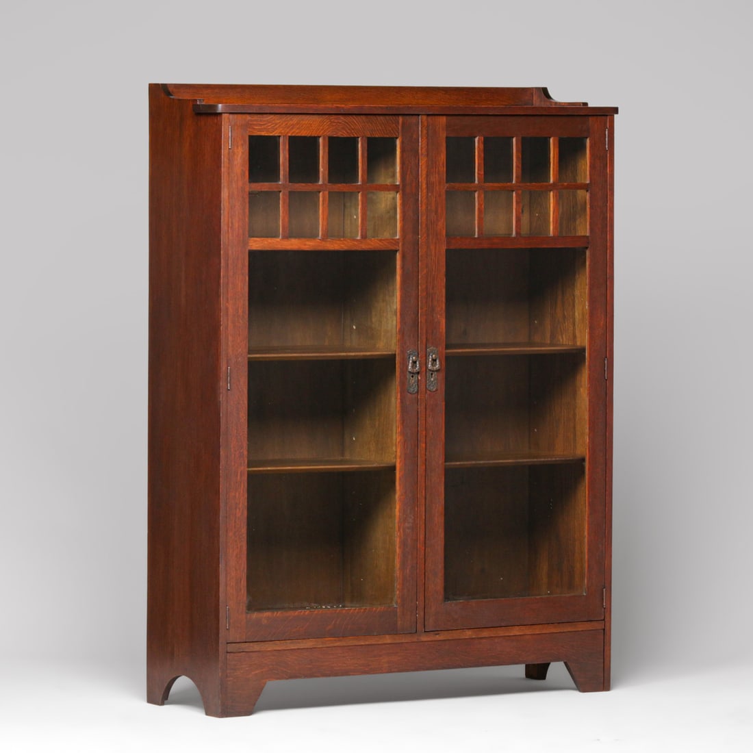 Lifetime Furniture Co Two-Door Oak Bookcase c1910 (1 of 4)