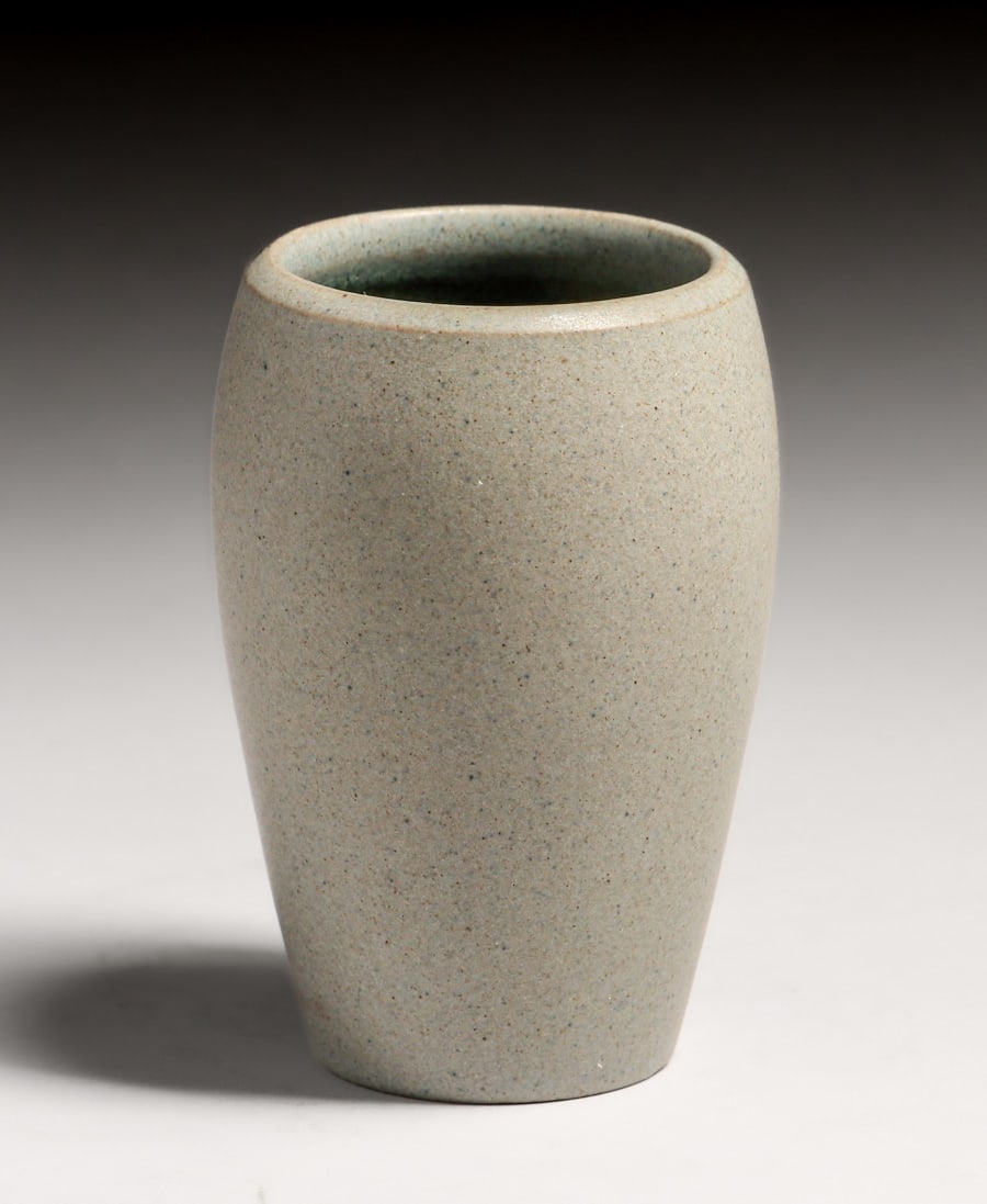 Marblehead Pottery Matte Grey Vase c1910: Marblehead Pottery Matte Grey Vase c1910. Signed. Perfect condition. 3 3/8"h x 2.25"d FREE NATIONWIDE SHIPPING Free Nationwide Shipping within the lower 48 states for all purchases at our Two-Day Auct