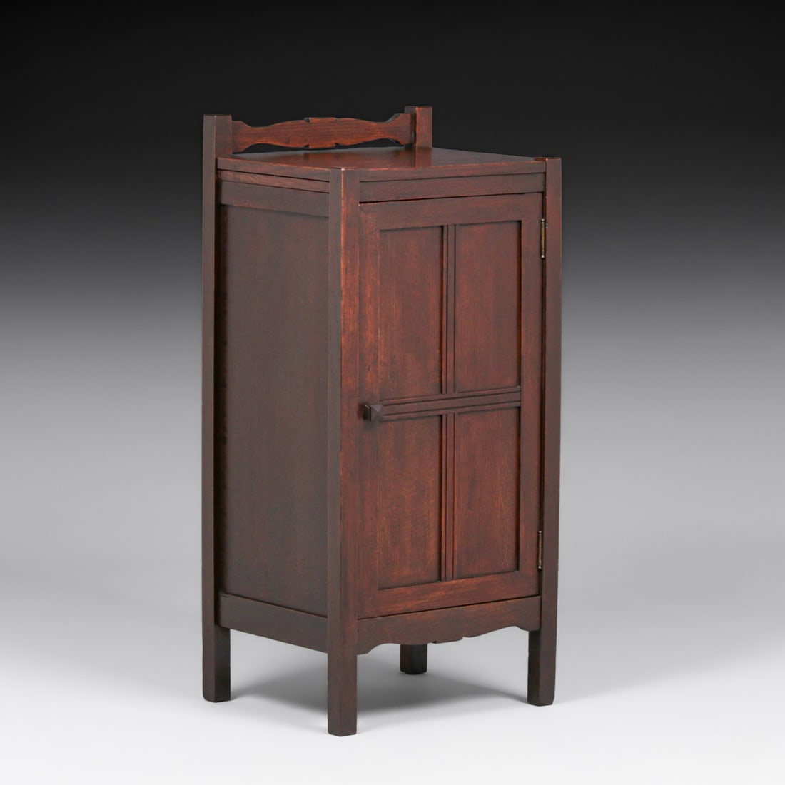 Grand Rapids One-Door Cellarette c1910 - 2