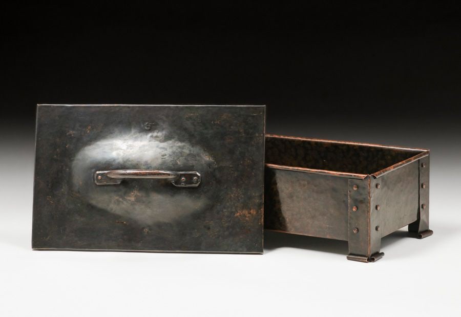Benedict Studios Hammered Copper Riveted Humidor c1910 - 3