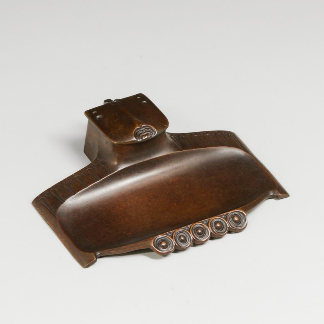 German Secessionist Brass Inkwell Pentray c1905: German Secessionist Brass Inkwell Pentray c1905. Unsigned. Excellent new patina. 7.5"w x 6" x 1.75"d FREE NATIONWIDE SHIPPINGFree Nationwide Shipping within the lower 48 states for all purchases at