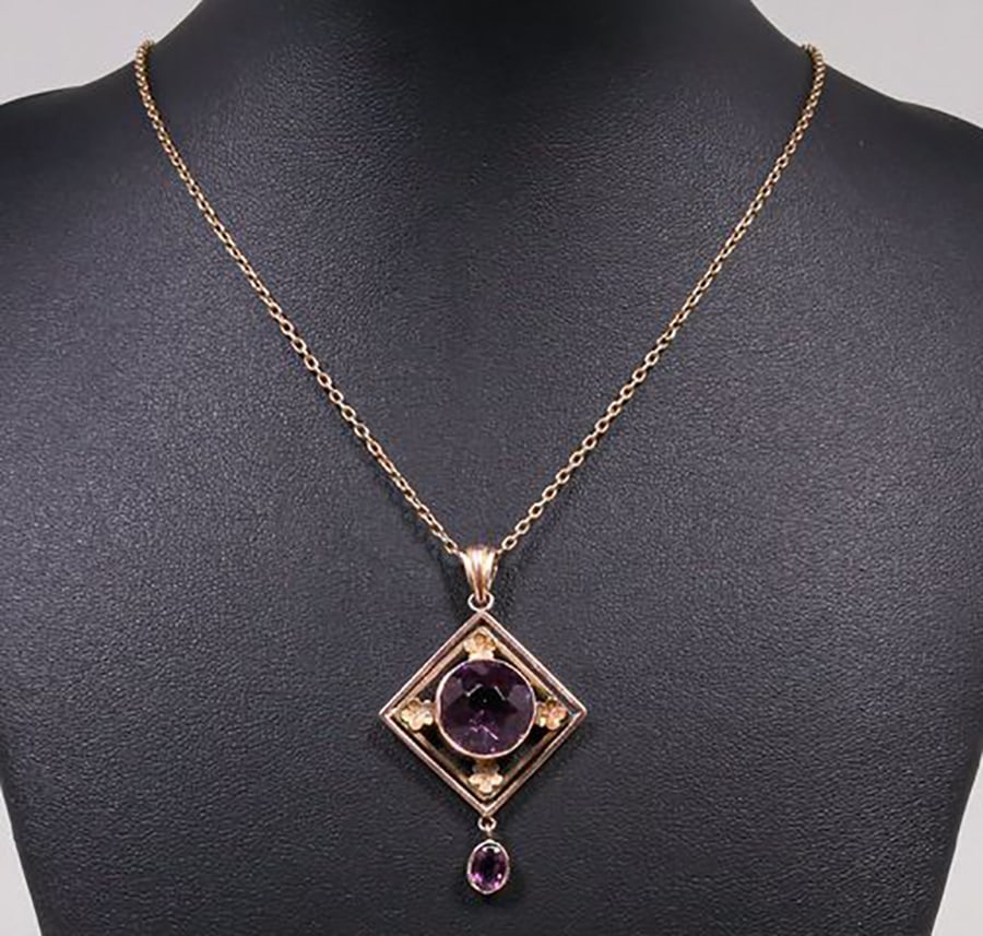 Arts & Crafts 9k Gold & Amethyst Pendant Necklace c1905: Arts & Crafts 9k Gold & Amethyst Pendant Necklace c1905. Signed. 16" length. Pendant 1.5"h x 1"w FREE NATIONWIDE SHIPPINGFree Nationwide Shipping within the lower 48 states for all purchases at our