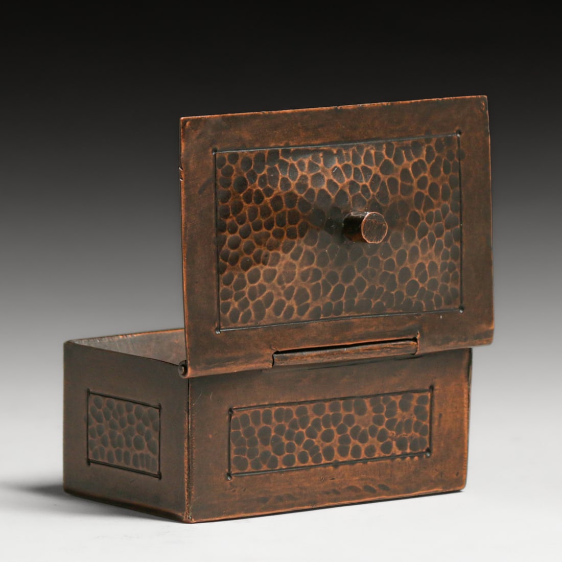 Arts & Crafts Period Hammered Copper Stamp Box c1910 - 3