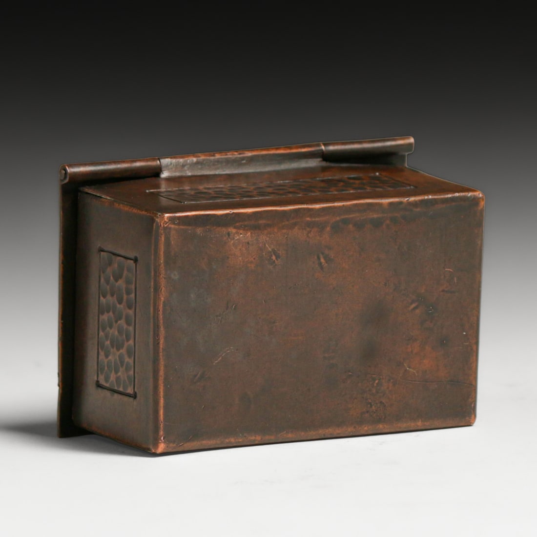Arts & Crafts Period Hammered Copper Stamp Box c1910 - 4