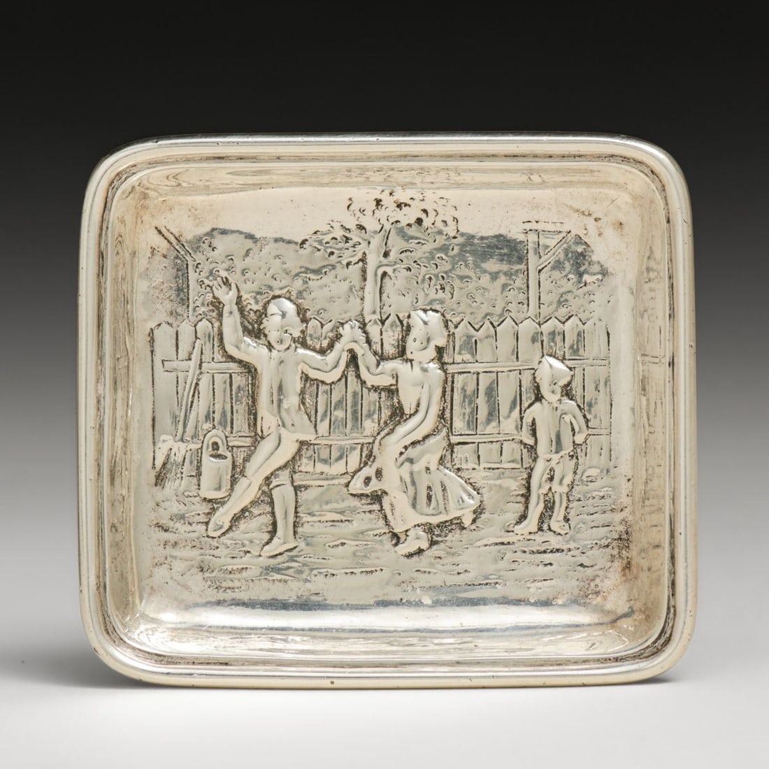 Marshall Field & Co - Chicago Sterling Silver Pin Tray c1910: Marshall Field & Co - Chicago Sterling Silver Pin Tray c1910. Signed. Excellent condition. FREE NATIONWIDE SHIPPINGFree Nationwide Shipping within the lower 48 states for all purchases at our