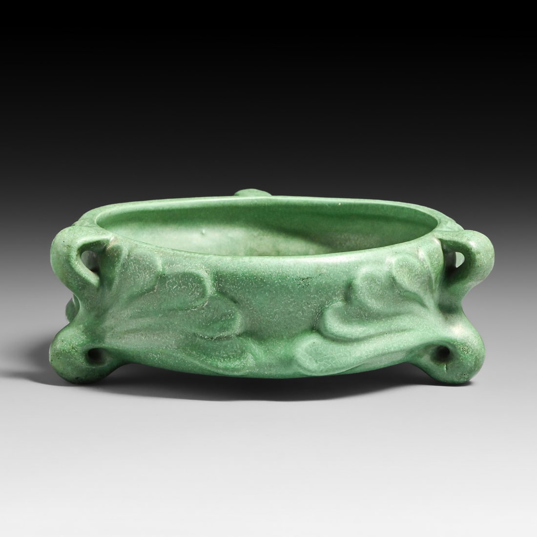 Arts & Crafts Period Art Nouveau Matte Green Bowl c1910s: Arts & Crafts Period Art Nouveau Matte Green Bowl c1910s. Unsigned. Perfect condition. 8.25"d x 3"h FREE NATIONWIDE SHIPPING Free Nationwide Shipping within the lower 48 states for all purchases at ou