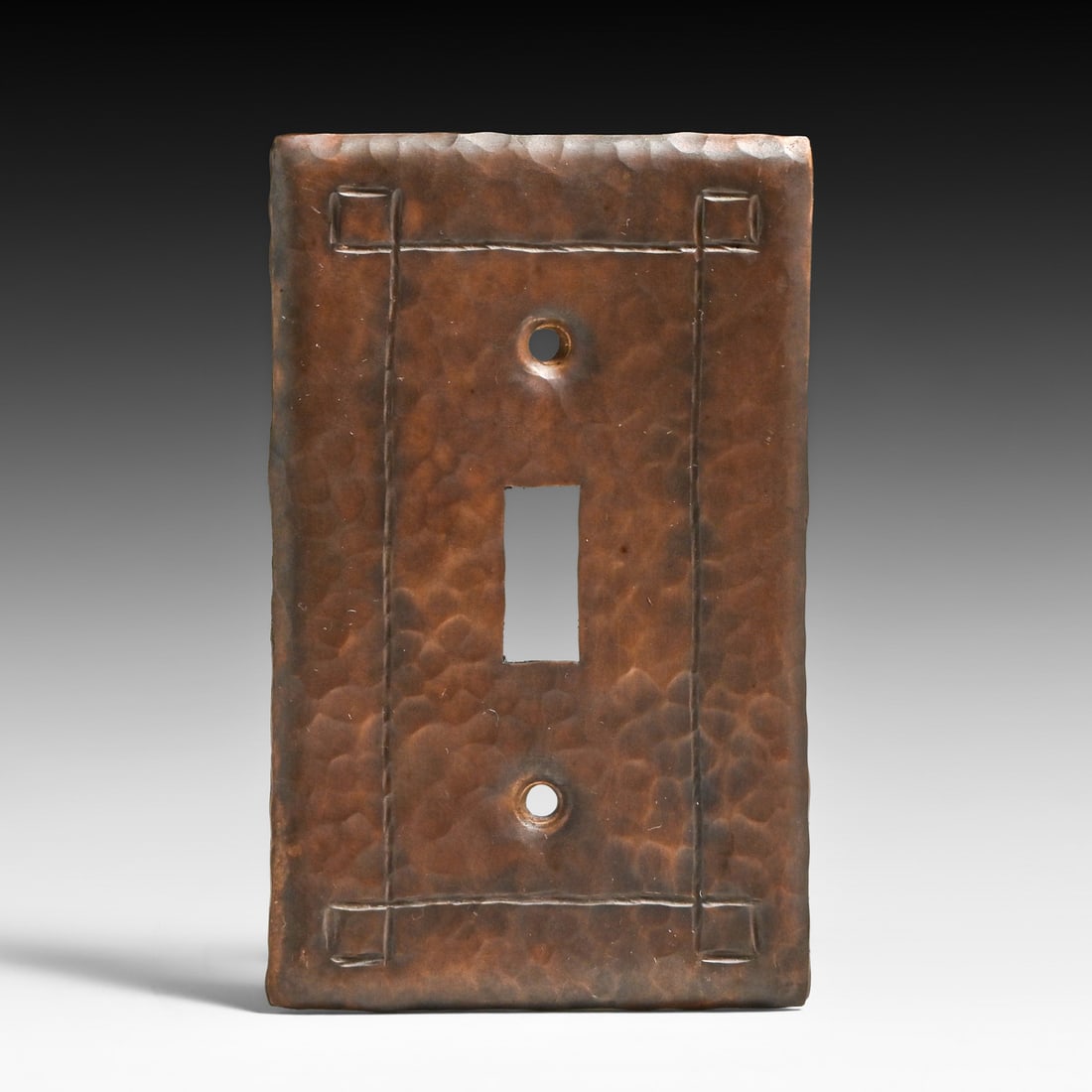 Contemporary Arts & Crafts Hammered Copper Light Switch Cover c1980s: Contemporary Arts & Crafts Hammered Copper Light Switch Cover c1980s. Unsigned. Excellent original patina. 4.75"h x 2.75"w FREE NATIONWIDE SHIPPINGFree Nationwide Shipping within the lower 48