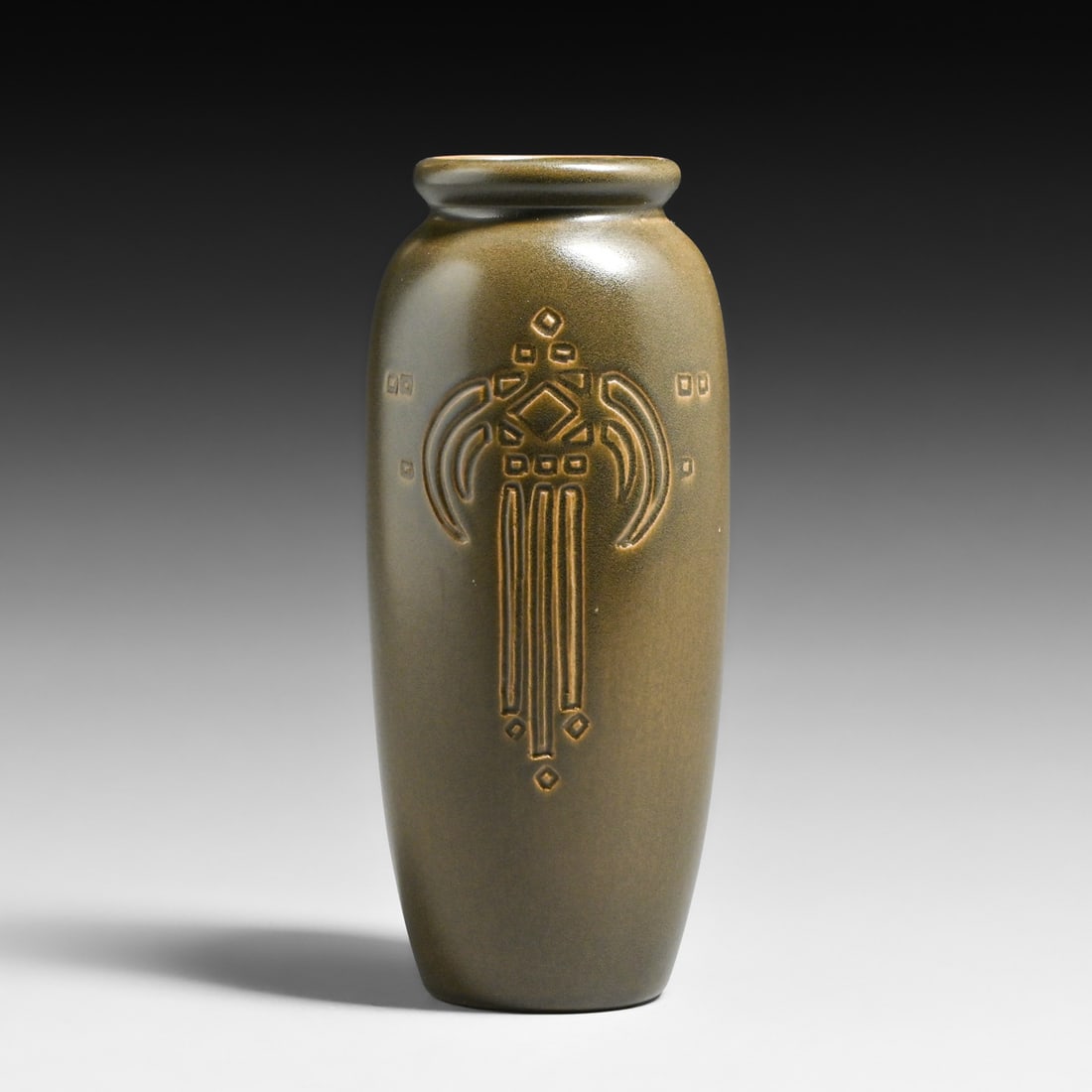 Garett Sanborn - Manchester, NH Hand-Carved Arts & Crafts Vase 2001: Garett Sanborn - Manchester, NH Hand-Carved Arts & Crafts Vase 2001. Signed. Perfect condition. 8.75"h x 3.75"w FREE NATIONWIDE SHIPPING Free Nationwide Shipping within the lower 48 states for all pur