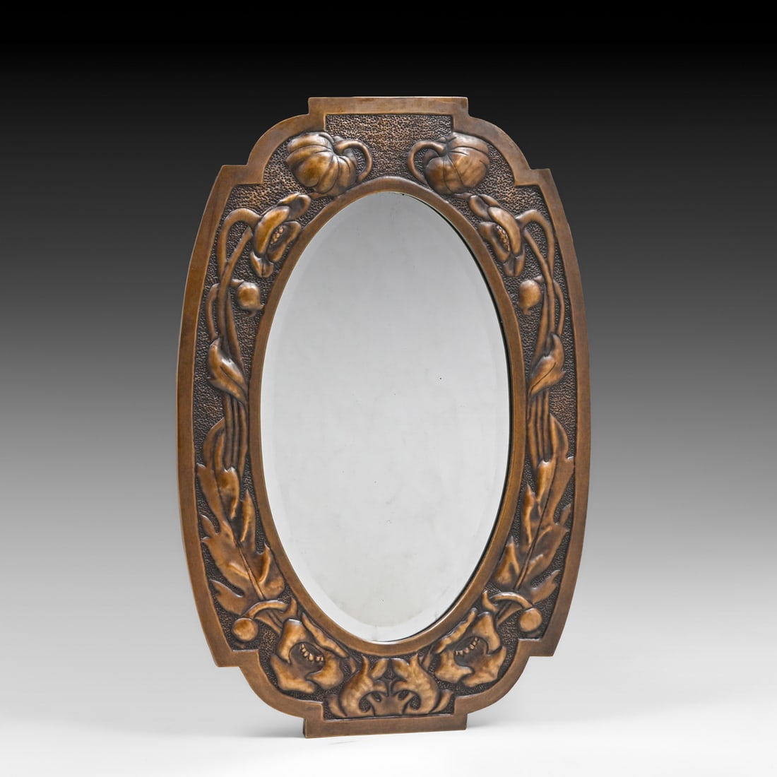 English Arts & Crafts Repousse Hammered Brass Mirror c1900s: English Arts & Crafts Repousse Hammered Brass Mirror c1900s. Unsigned. Excellent new patina. 24" x 16" FREE NATIONWIDE SHIPPING Free Nationwide Shipping within the lower 48 states for all purchases at