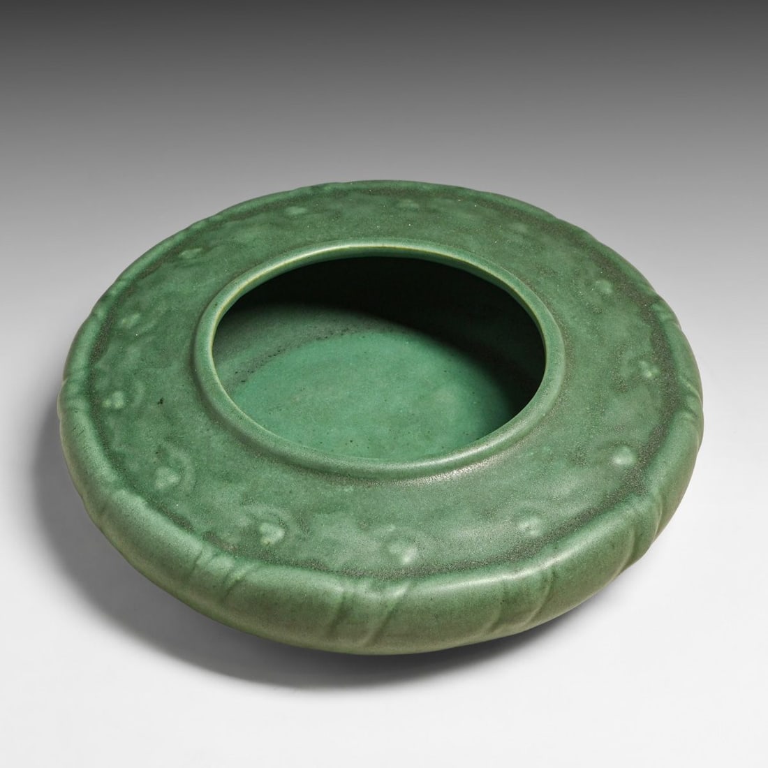 Teco Pottery Matte Green Bowl c1910: Teco Pottery Matte Green Bowl c1910. Signed. Invisible professional restoration to small rim bruise, otherwise perfect condition. 9.25"d x 2.5"h FREE NATIONWIDE SHIPPING Free Nationwide Shipping