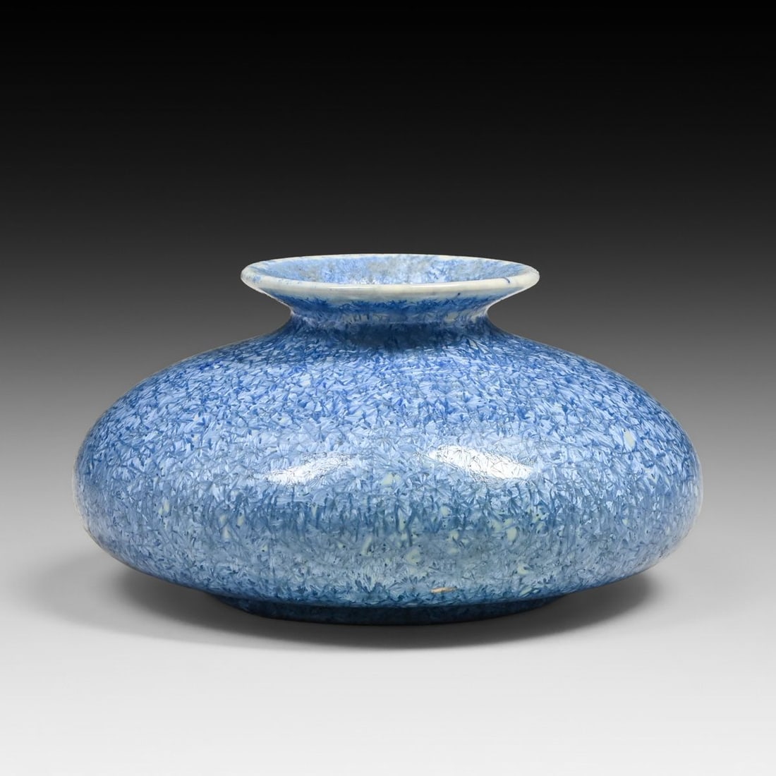 Norweta – Chicago Micro-Crystalline Blue Squat Vase after 1906 (1 of 4)