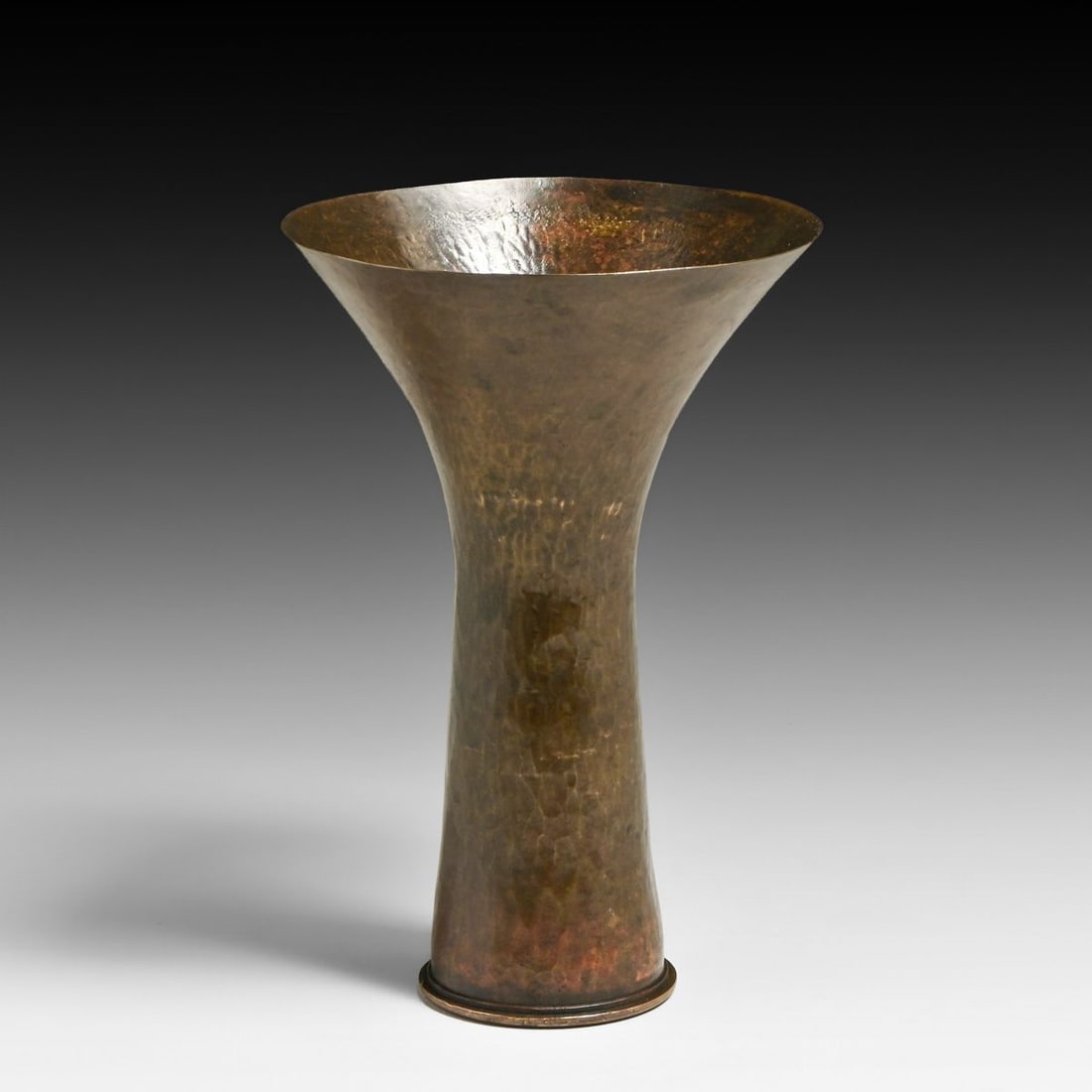 Dirk van Erp Hammered Brass Flared Shell Casing Vase c1902-1908 - 2