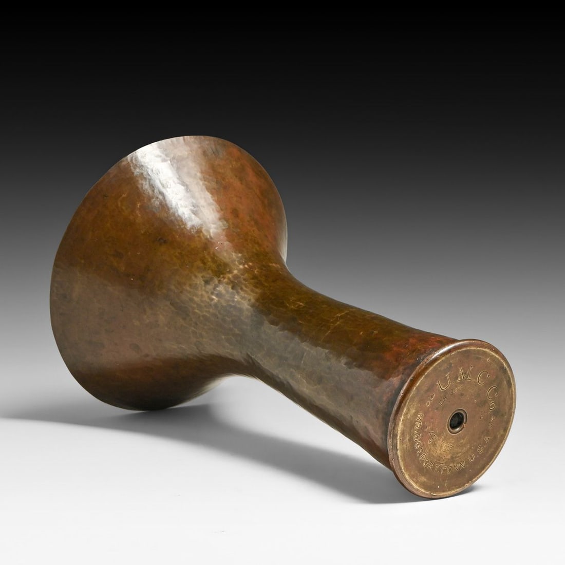 Dirk van Erp Hammered Brass Flared Shell Casing Vase c1902-1908 - 3