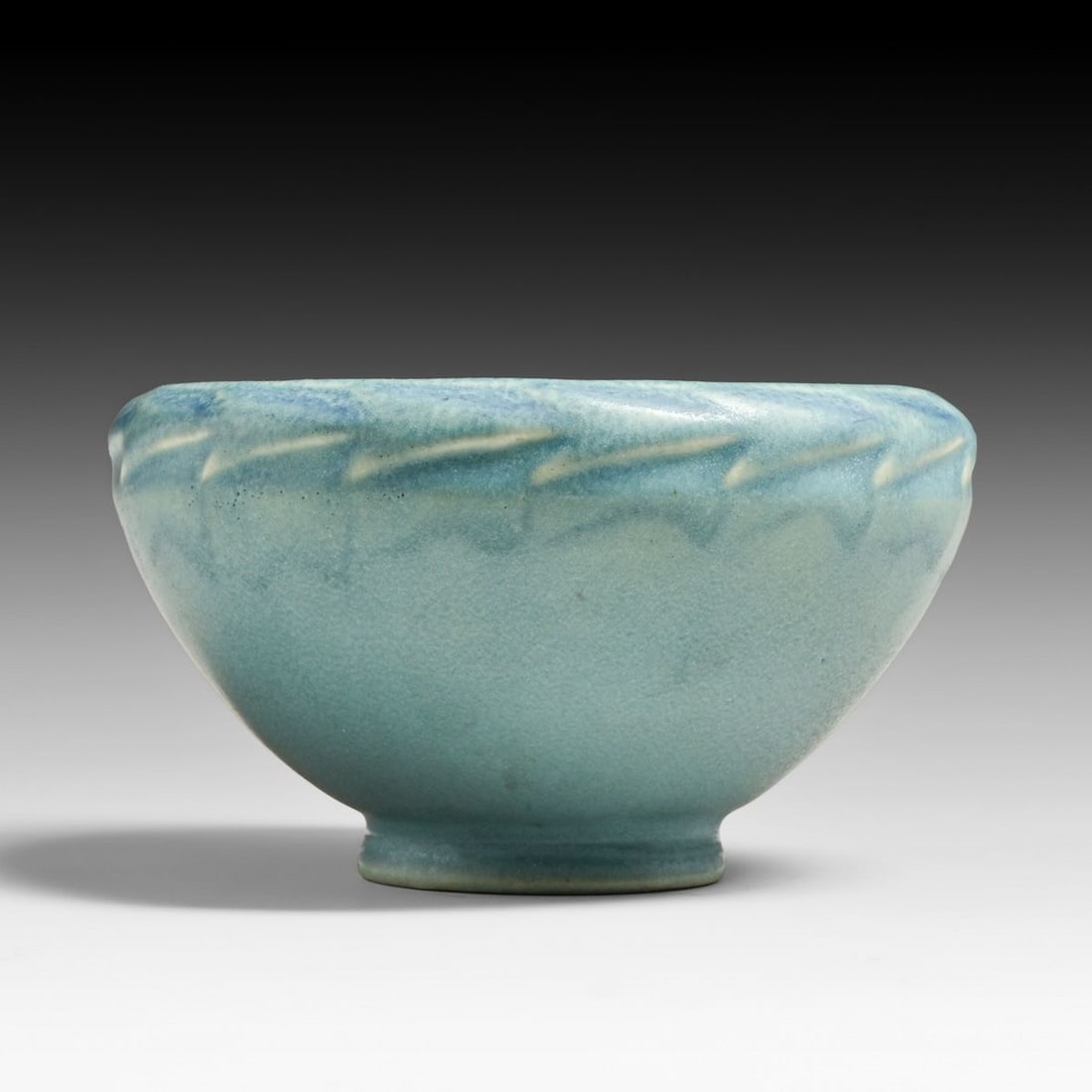 Rookwood Pottery #1910 Matte Blue Bowl 1917: Rookwood Pottery #1910 Matte Blue Bowl 1917. Signed. Perfect condition. 5.5"d x 5 1/8"h FREE NATIONWIDE SHIPPING Free Nationwide Shipping within the lower 48 states for all purchases at our Two-Day