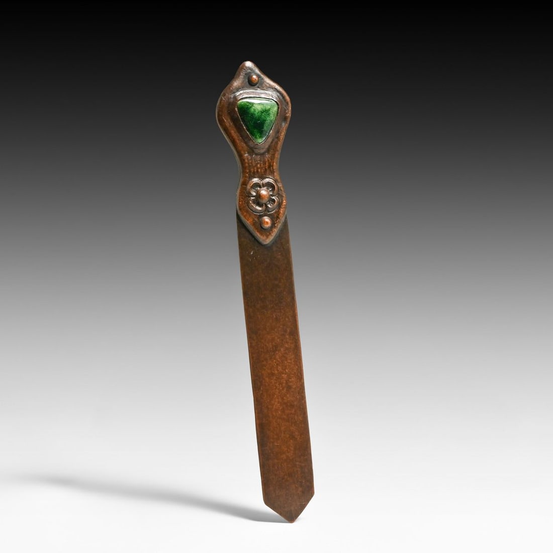 English Arts & Crafts Hammered Copper, Brass & Ruskin Enamel Paper Knife c1900: English Arts & Crafts Hammered Copper, Brass & Ruskin Enamel Paper Knife c1900. Unsigned. Excellent new patina. 10" x 1.75"w FREE NATIONWIDE SHIPPING Free Nationwide Shipping within the lower 48