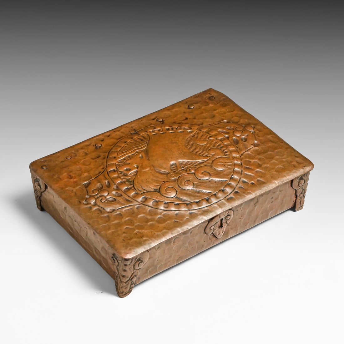 Nordic Arts & Crafts Period Hammered Copper Repousse Box c1910 (1 of 7)