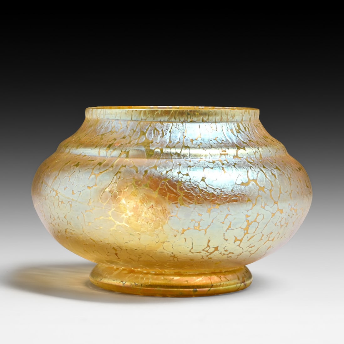 Art Nouveau Loetz "Candia Papillon" Iridescent Glass Vase c1898: Art Nouveau Loetz "Candia Papillon" Iridescent Glass Vase c1898. Unsigned. Perfect condition. 6.5"d x 4.5"h FREE NATIONWIDE SHIPPING Free Nationwide Shipping within the lower 48 states for all