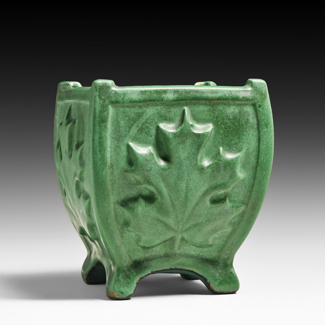 Weller Bedford Matte Green Maple Leaf Vase c1910s: Weller Bedford Matte Green Maple Leaf Vase c1910s. Unsigned. Perfect condition. 5"h x 5" x 5" FREE NATIONWIDE SHIPPING Free Nationwide Shipping within the lower 48 states for all purchases at our Two-
