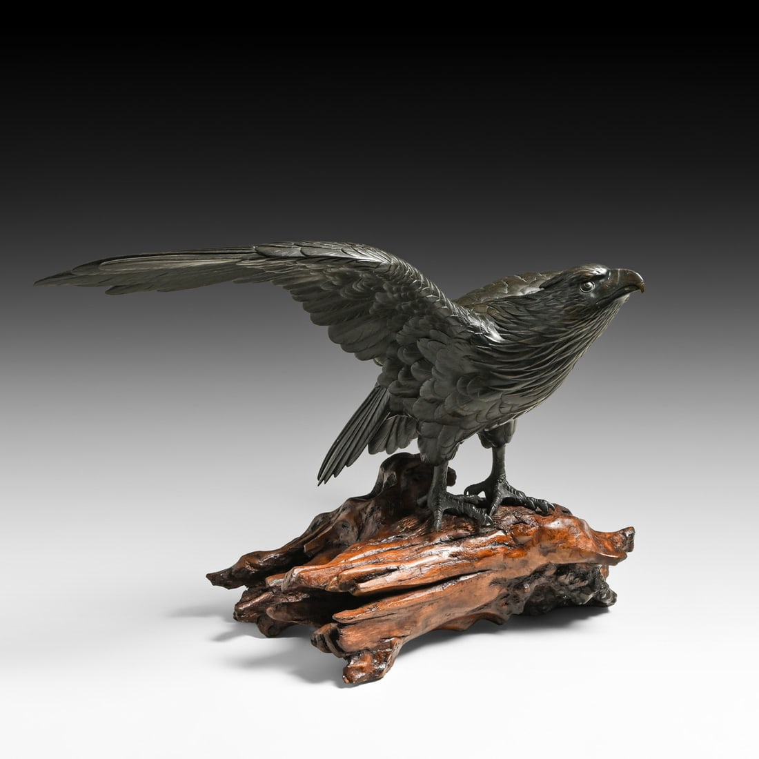 Large Akasofu Gyokko Japanese Meiji Period Bronze Eagle c1890: Large Akasofu Gyokko Japanese Meiji Period Bronze Eagle c1890. Signed. Excellent original patina. 20"w x 13.75"h x 14" FREE NATIONWIDE SHIPPING Free Nationwide Shipping within the lower 48 states for 