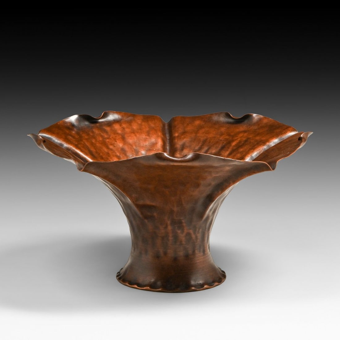 Craftsman Studios - Laguna Beach, CA #880 Hammered Copper Flared Vase c1930s: Craftsman Studios - Laguna Beach, CA #880 Hammered Copper Flared Vase c1930s. Signed. Excellent new patina. 9.75"d x 5.5"h FREE NATIONWIDE SHIPPING Free Nationwide Shipping within the lower 48 states 