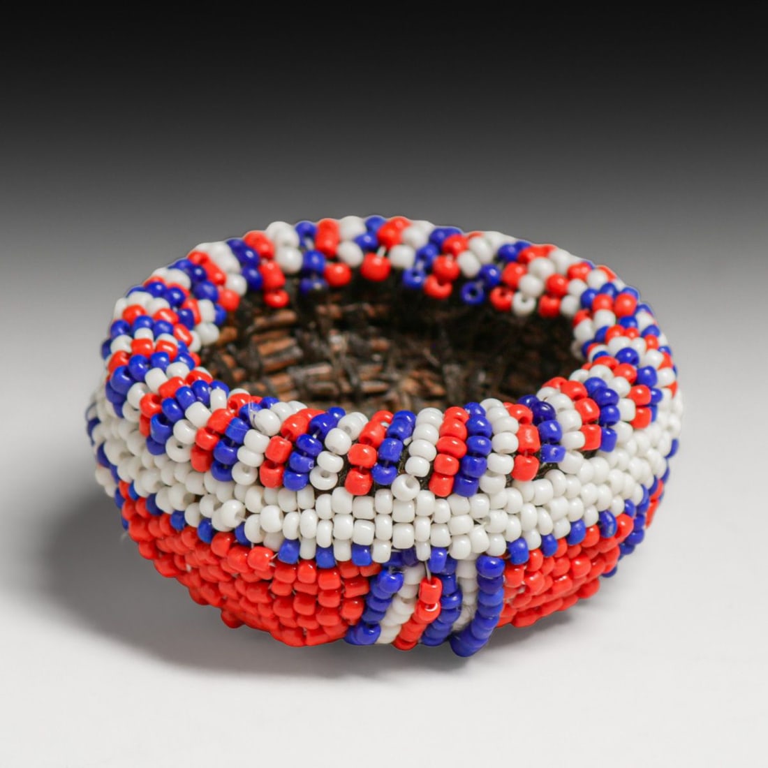 Miniature Native American Beaded Basket c1920s (1 of 4)