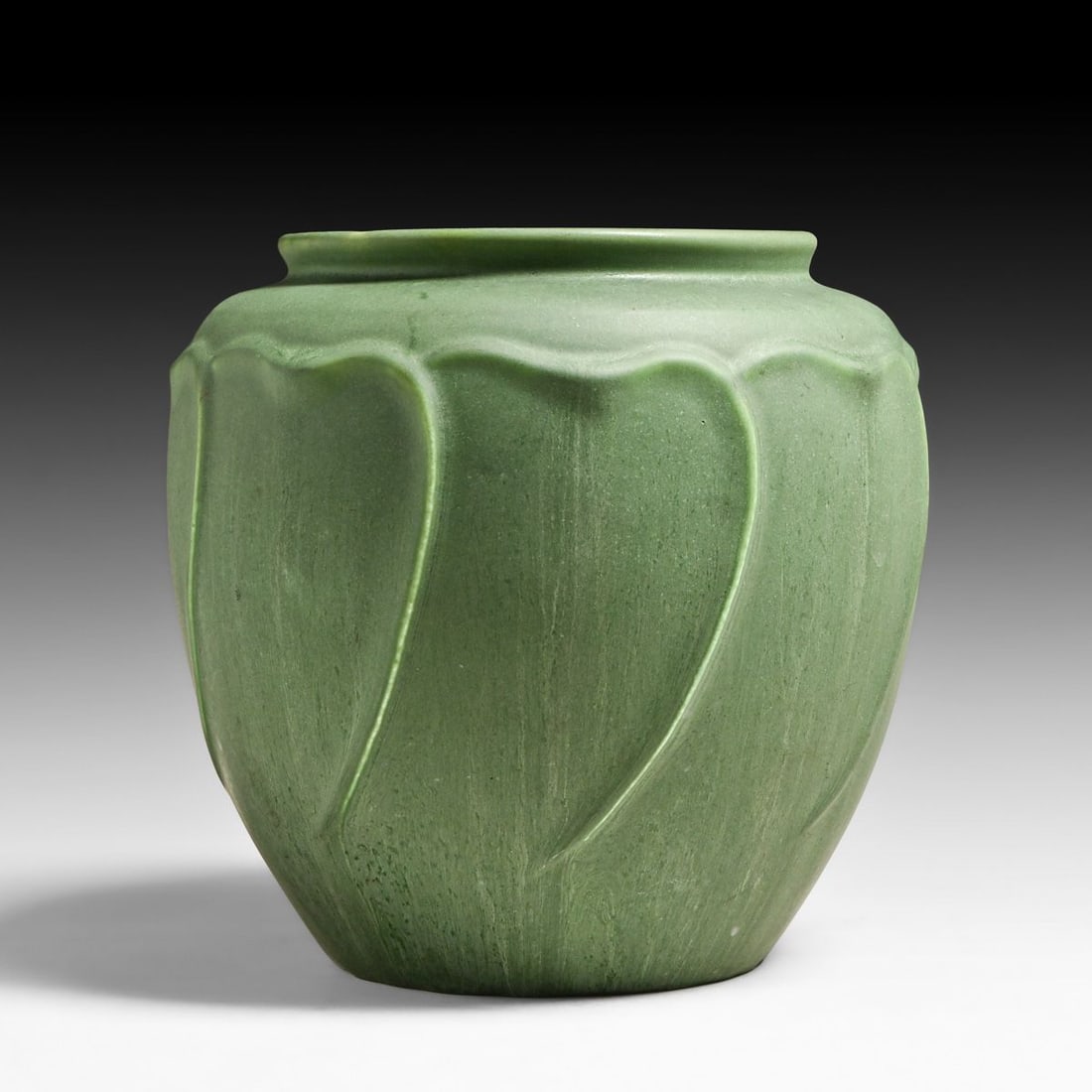 Hampshire Pottery #93 Matte Green Vase c1910: Hampshire Pottery #93 Matte Green Vase c1910. Signed. Perfect condition. 8"h x 8"d FREE NATIONWIDE SHIPPING Free Nationwide Shipping within the lower 48 states for all purchases at our Two-Day