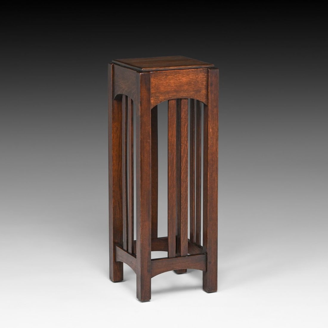 Limbert #214 Oak Spindled Stand c1910 (1 of 5)