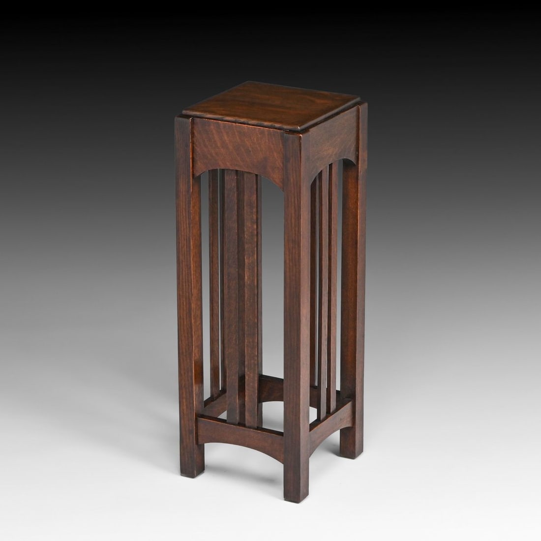 Limbert #214 Oak Spindled Stand c1910 - 2