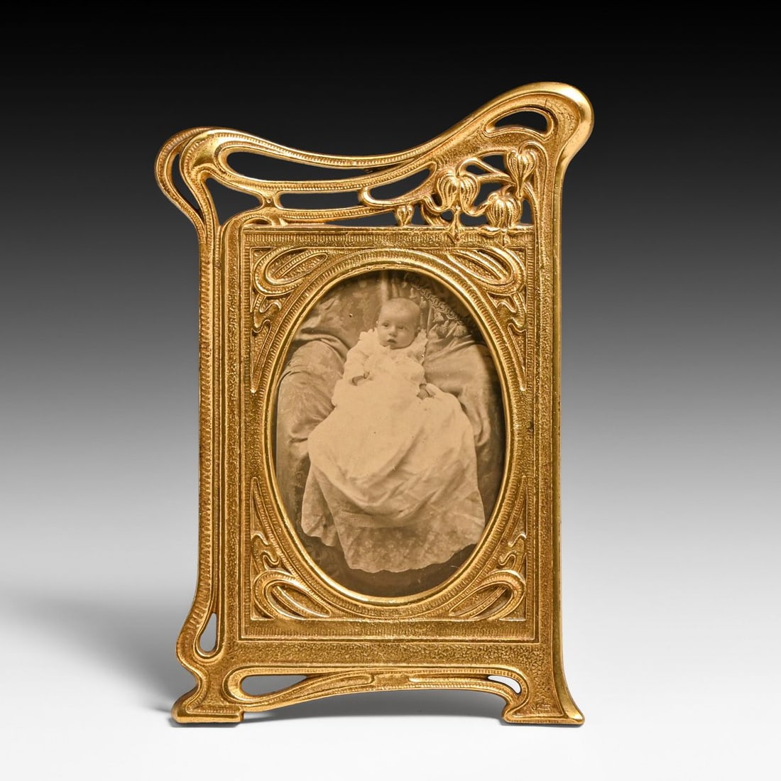 French Art Nouveau Gilt Brass Picture Frame c1900s. (1 of 6)