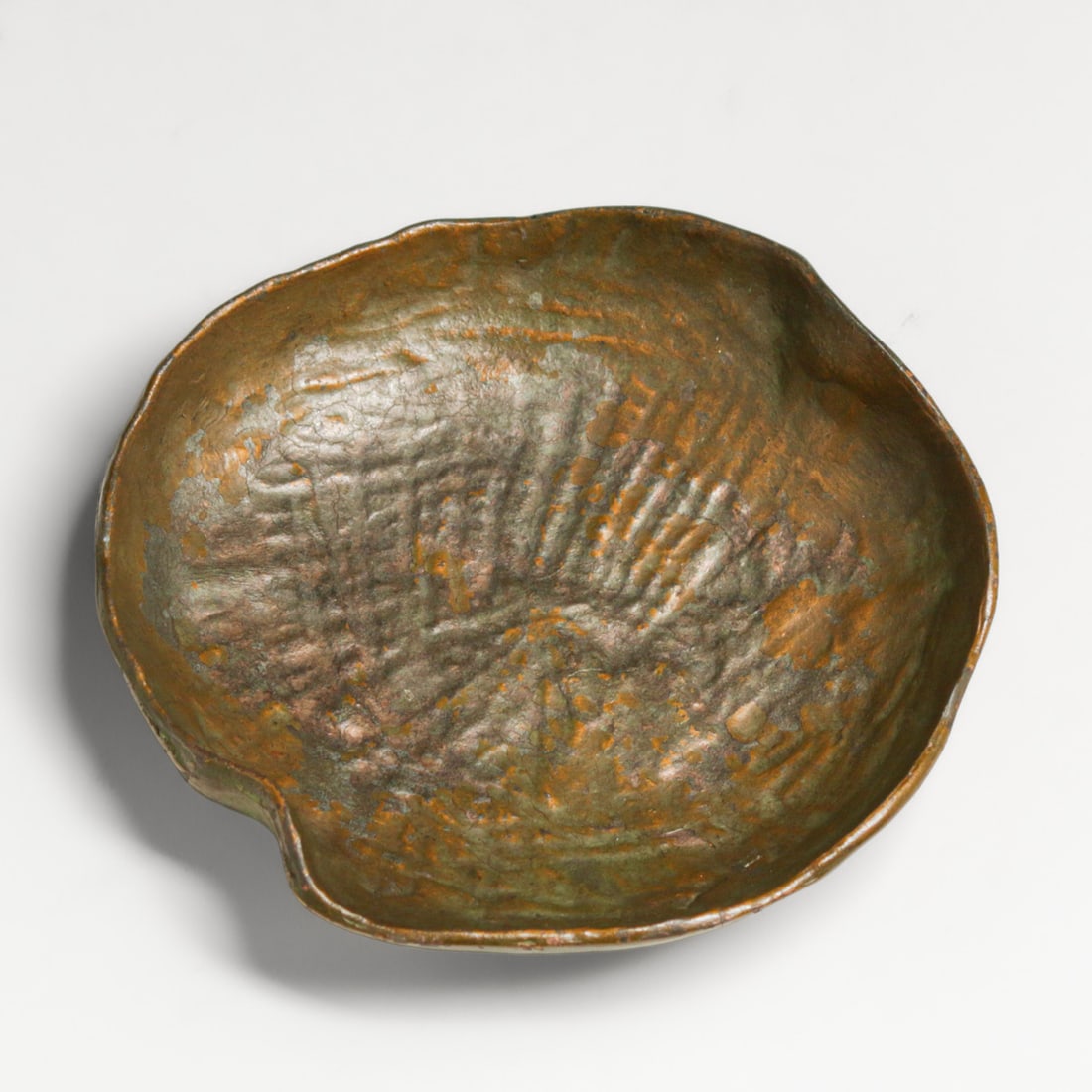McClelland-Barclay - Chicago Bronze Dish 1933: McClelland-Barclay - Chicago Bronze Dish 1933. Signed. Excellent original patina. 5.5"d FREE NATIONWIDE SHIPPING Free Nationwide Shipping within the lower 48 states for all purchases at our Two-Day