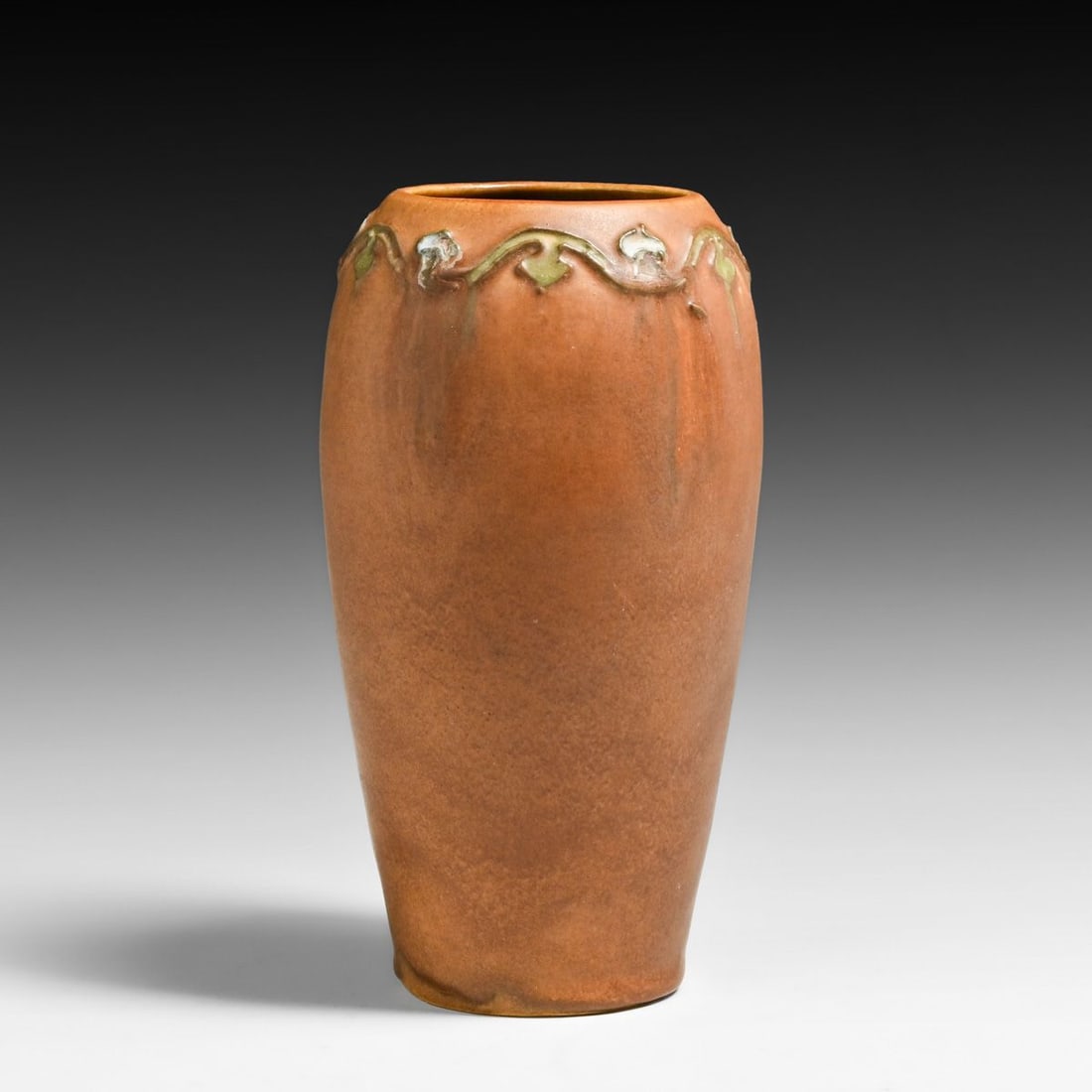 Arequipa Pottery Squeeze-Bag Decorated Spades Vase c1911-1912: Arequipa Pottery Squeeze-Bag Decorated Spades Vase c1911-1912. Signed. Invisible professional restoration to tight hairline, otherwise perfect condition. 6"h x 3 1/8"d FREE NATIONWIDE SHIPPING Free Na