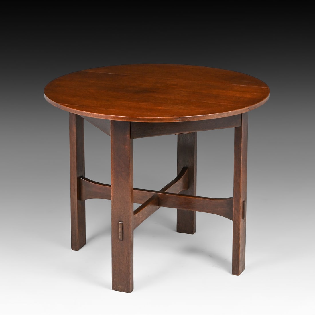 Stickley Brothers Oak 36"d Lamp Table c1910 (1 of 4)