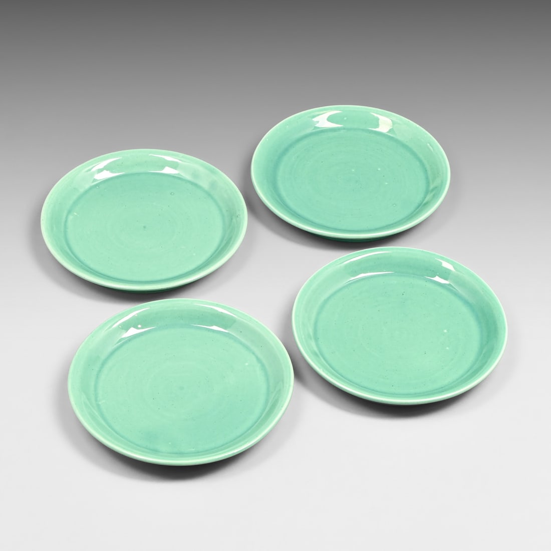 Bauer Pottery 6.5" Mint Green Dessert Bread Plates c1930s: Bauer Pottery 6.5" Mint Green Dessert Bread Plates c1930s. Set of 4. Signed. Perfect condition. 6.5"d FREE NATIONWIDE SHIPPING Free Nationwide Shipping within the lower 48 states for all purchases at 