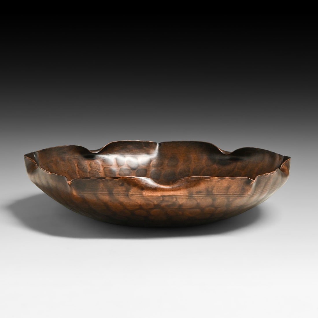 Craftsman Studios #892 Hammered Copper Bowl c1930s: Craftsman Studios #892 Hammered Copper Bowl c1930s. Signed. Excellent new patina. 10.75"d x 2.25"h FREE NATIONWIDE SHIPPING Free Nationwide Shipping within the lower 48 states for all purchases at our