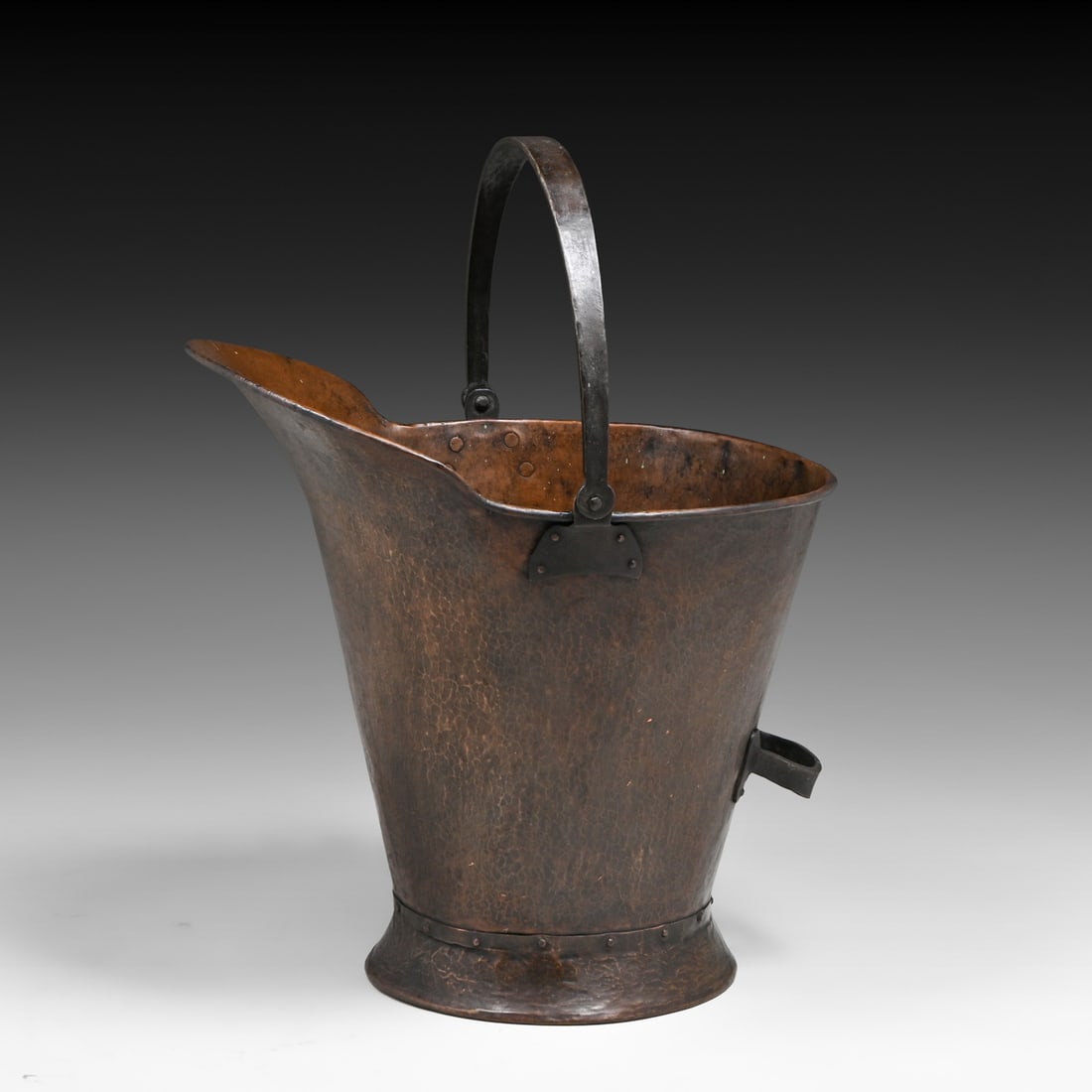 Stickley Brothers #116 Hammered Copper & Iron Coal Bucket c1910: Stickley Brothers #116 Hammered Copper & Iron Coal Bucket c1910. Signed with impressed "116". Excellent original patina. 16.25"h x 14"w x 16.5"d FREE NATIONWIDE SHIPPING Free Nationwide Shipping