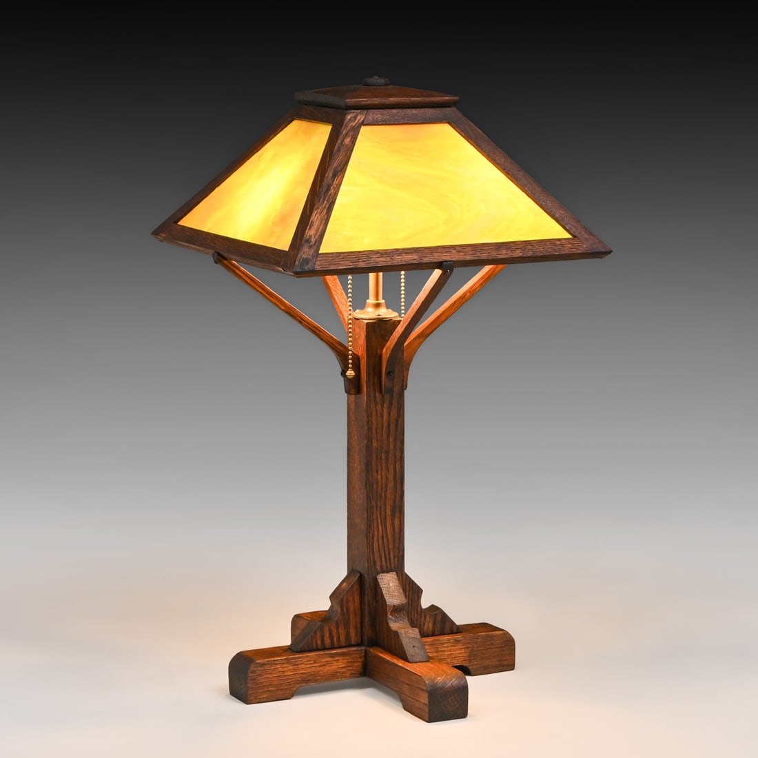 Arts & Crafts Period Oak & Slag Glass Lamp c1910: Arts & Crafts Period Oak & Slag Glass Lamp c1910. Unsigned. Very nicely refinished. Original slag glass in perfect condition. 24"h x 13.5" x 13.5" FREE NATIONWIDE SHIPPING Free Nationwide Shipping wit