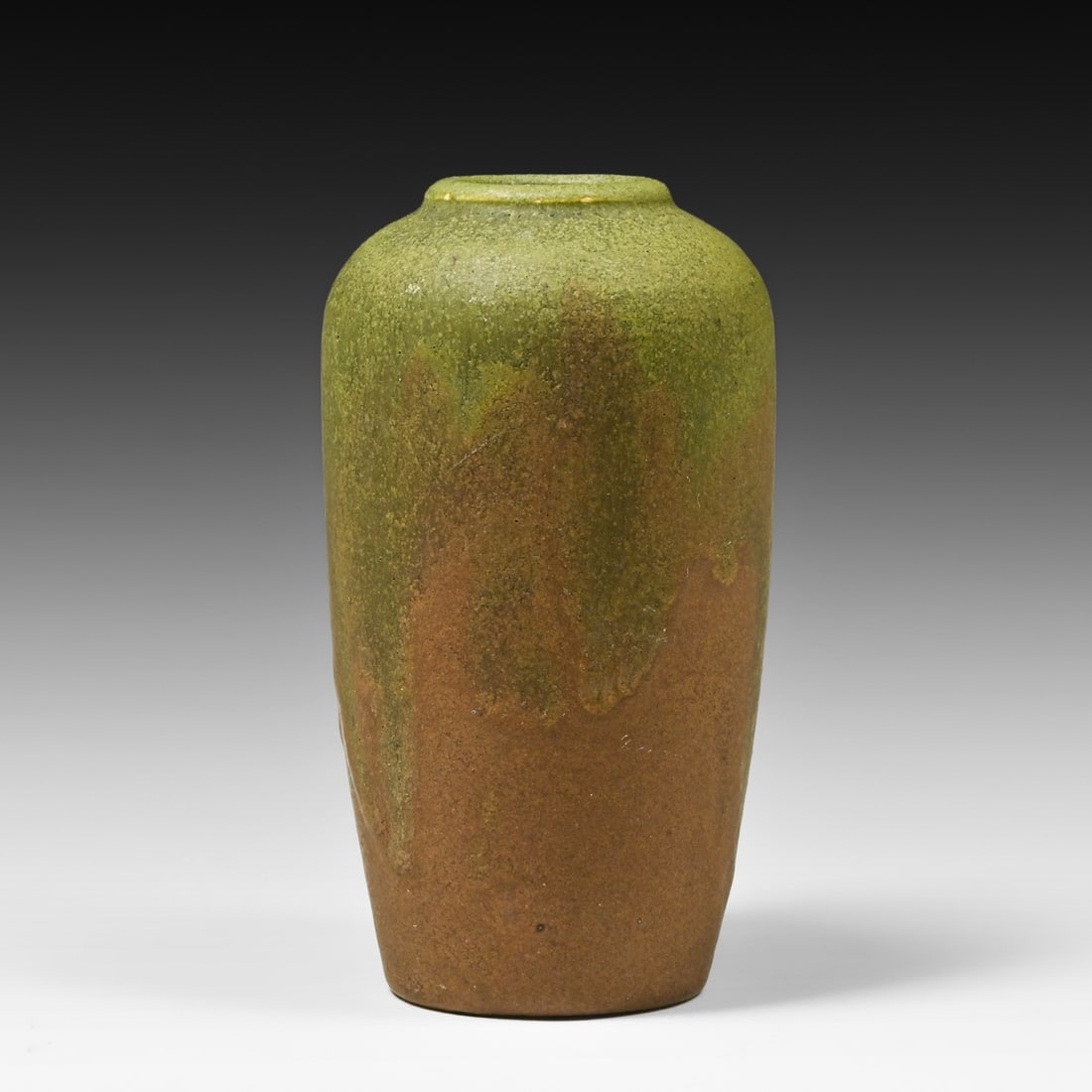 Minneapolis Handicraft Guild Matte Green Drip Vase 1904-1918: Minneapolis Handicraft Guild Matte Green Drip Vase 1904-1918. Signed. Perfect condition. 4.5"h x 2.25"d FREE NATIONWIDE SHIPPING Free Nationwide Shipping within the lower 48 states for all purchases