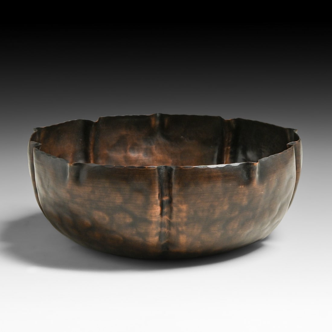 Craftsman Studios - Laguna Beach, CA #887 Hammered Copper Bowl c1930s: Craftsman Studios - Laguna Beach, CA #887 Hammered Copper Bowl c1930s. Signed. Excellent enw patina. 7.75"d x 3"h FREE NATIONWIDE SHIPPING Free Nationwide Shipping within the lower 48 states for all