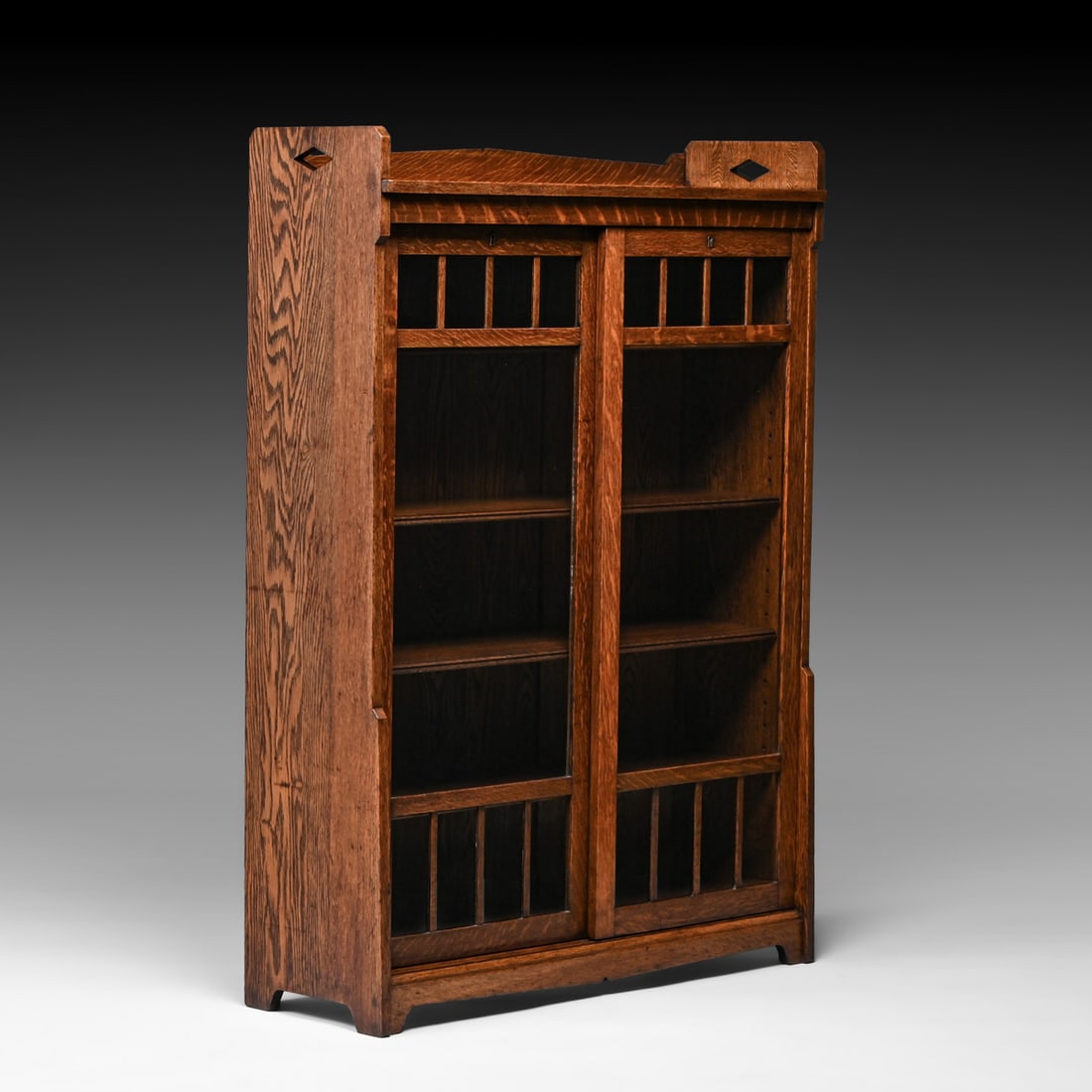 Grand Rapids Cutout Oak Two Sliding Door Bookcase c1910 (1 of 4)